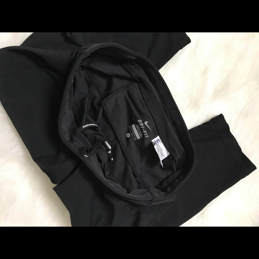 Nike DriFit Crops