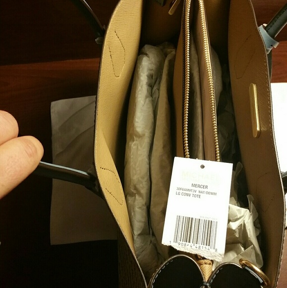 Mk Large Conv Tote - Picture 2 of 3