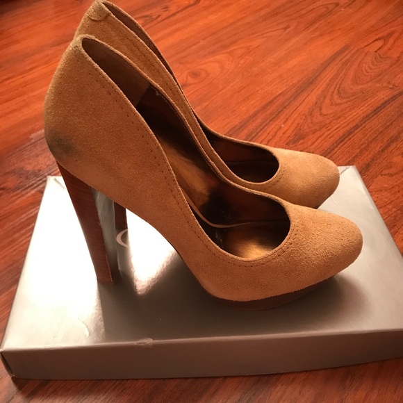 Suede Jessica Simpson Pumps - Picture 3 of 5