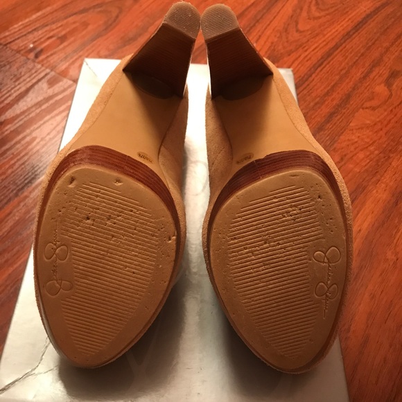 Suede Jessica Simpson Pumps - Picture 5 of 5