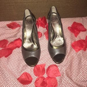NWOT Sofft peep toe shoe