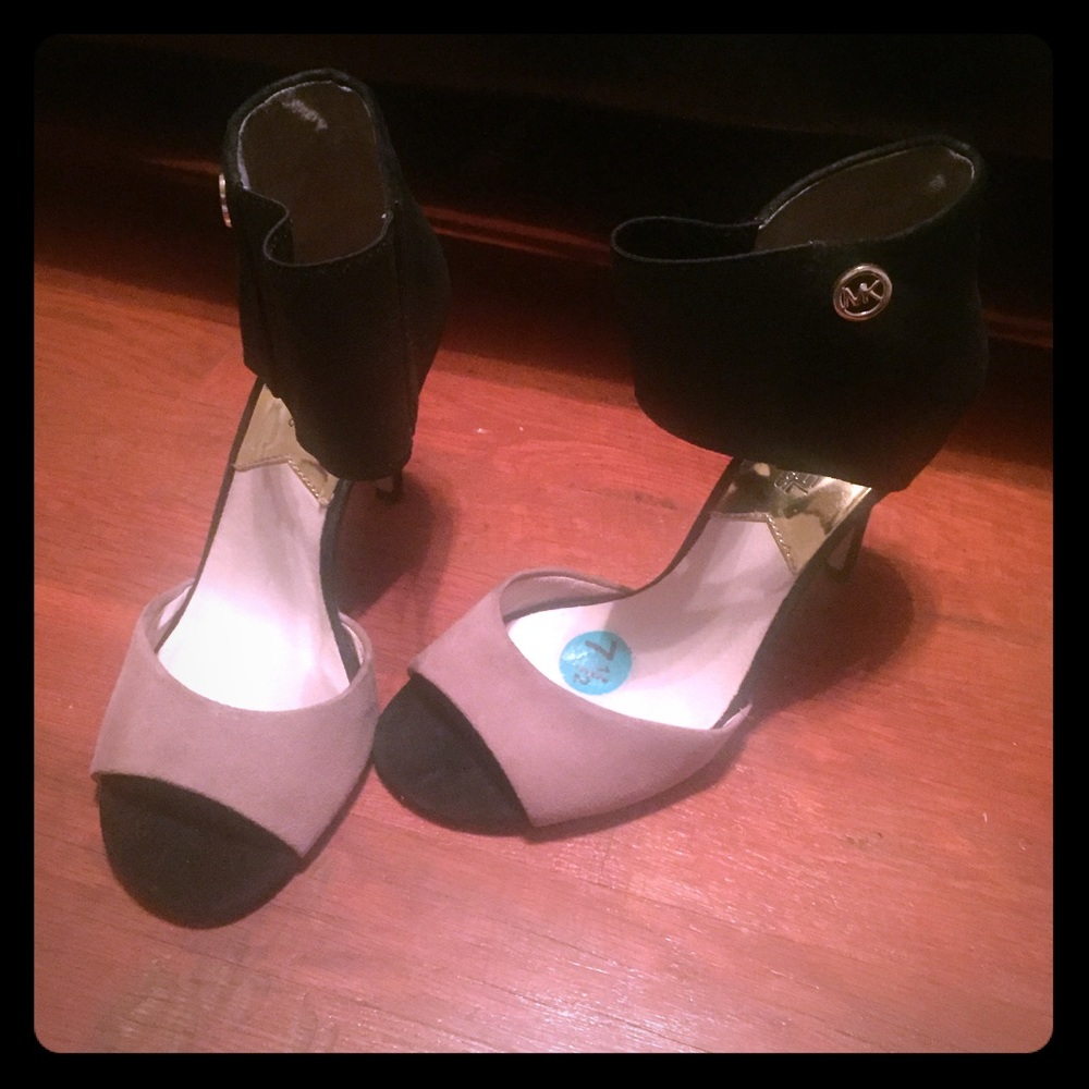 Micheal Kors shoes heels