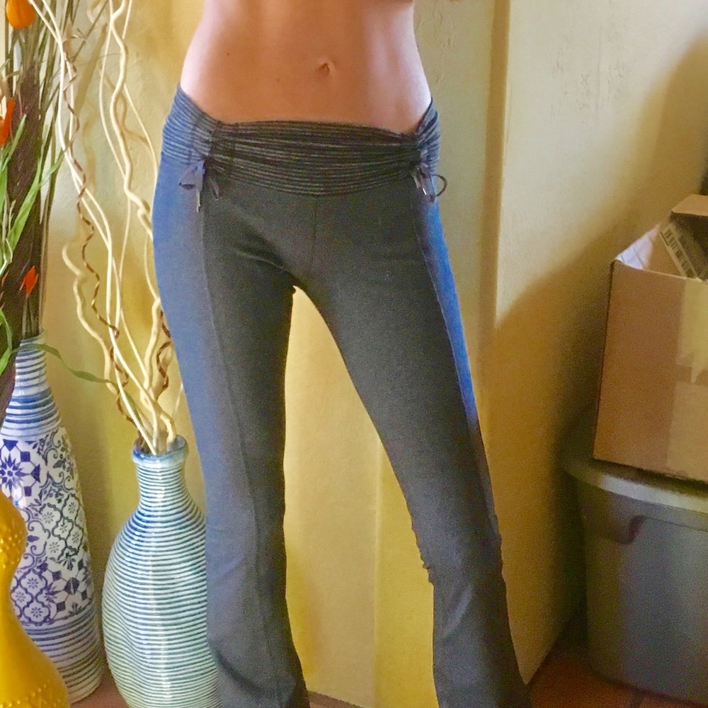 Lululemon gray sinched waist boot cut yoga pants 4