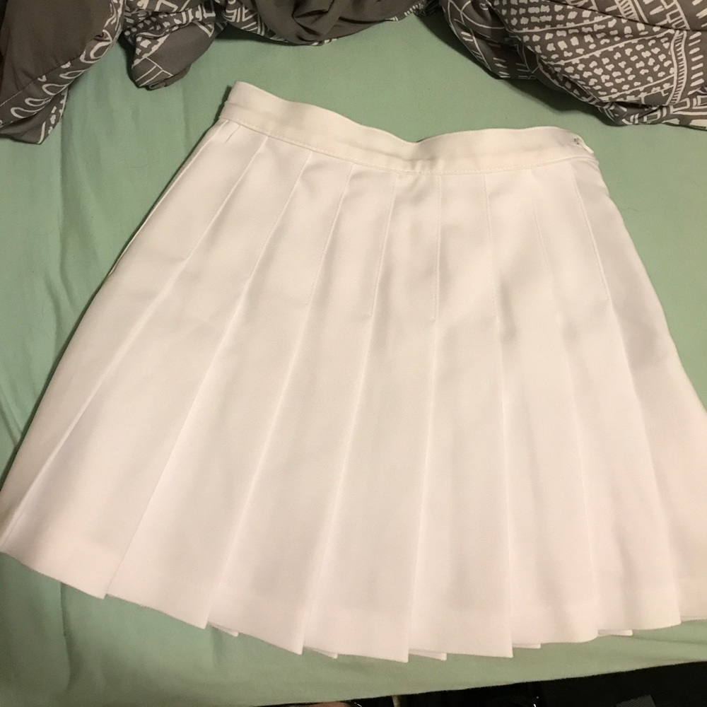 White American Apparel skirt