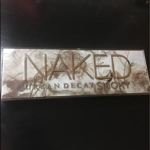 Urban Decay Naked Smoky Eyeshadow Palette