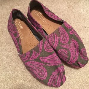 Toms gray & pink paisley flats