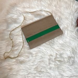 Beige/green clutch