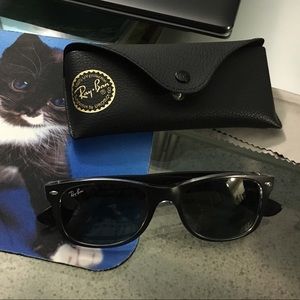 Ray ban new wayfarer EUC