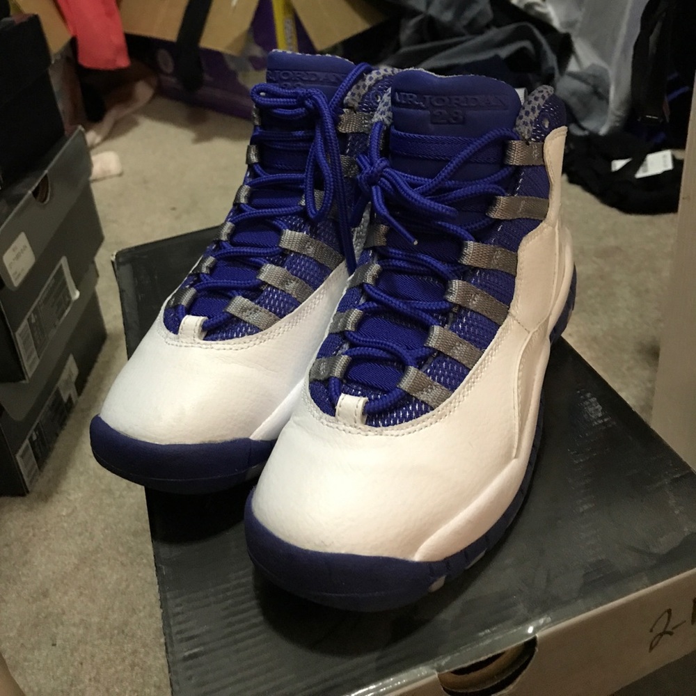 Retro Royal blue and white 10s!