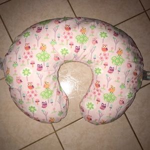 breastfeeding pillow