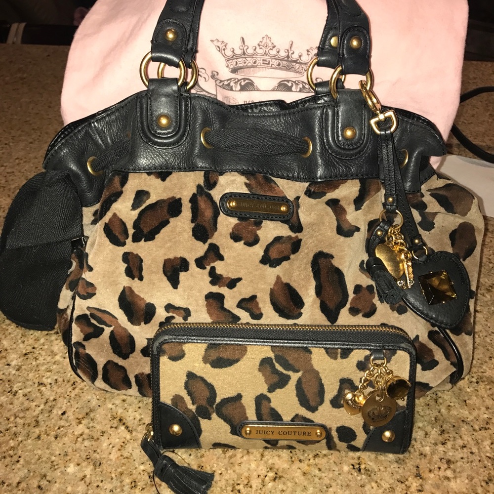 ✨Price Drop✨Juicy Couture Leopard Tote & Wallet