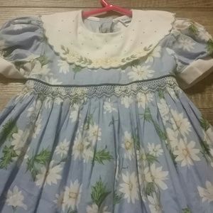 Luli & Me Dresses - Fancy daisy dress. Has liner. Excellent condition Luli & Me Dresses - Fancy daisy dress. Has liner. Excellent condition