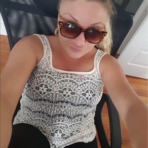 Meet your Posher, Amanda