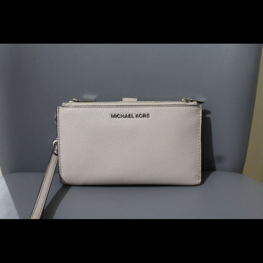 MK Adele Leather Smartphone Wristlet