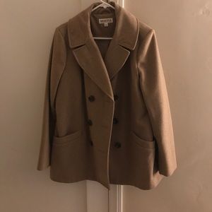 Short trench coat