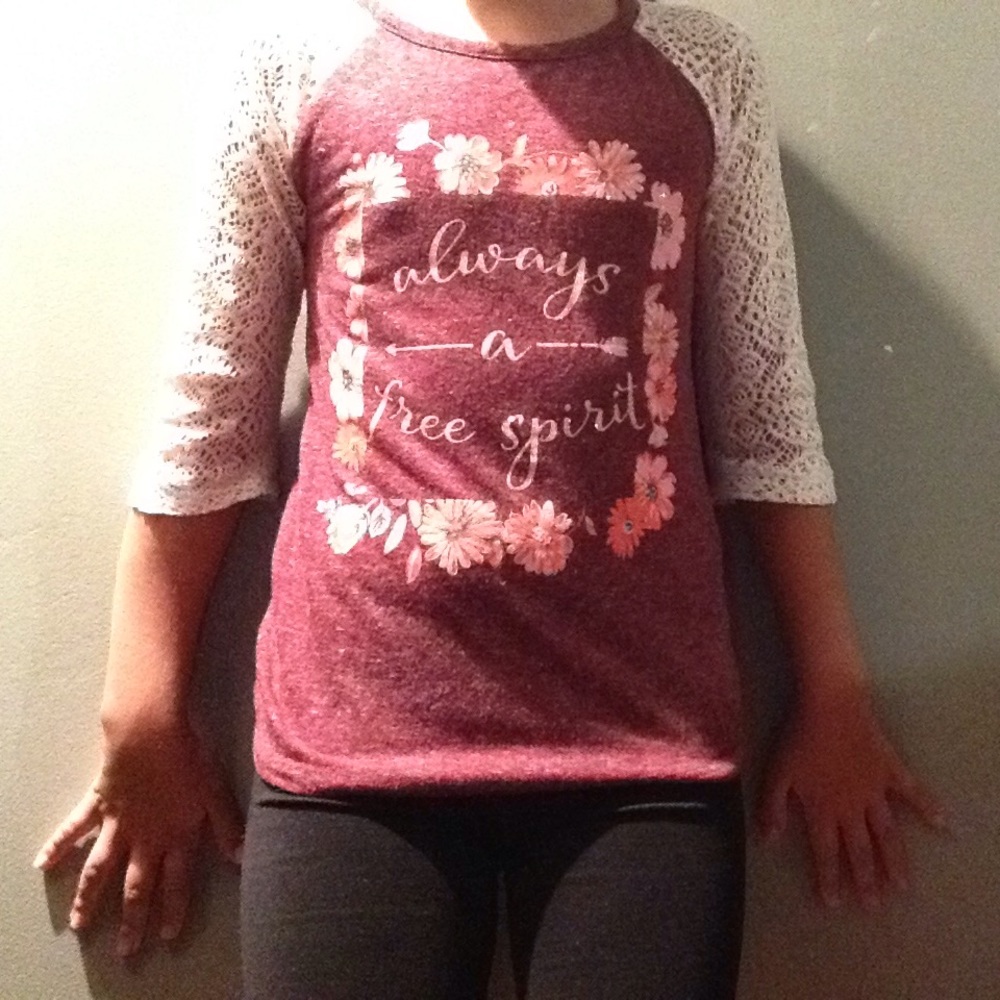 Girls 7/8 mid length lace sleeve shirt