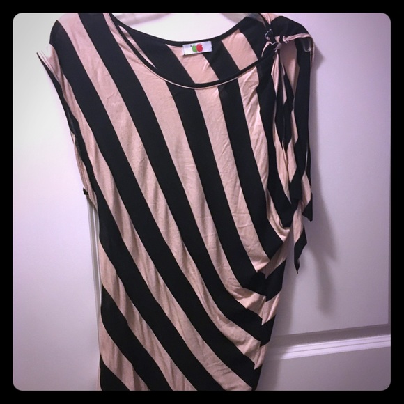 Tops - Cute top size small