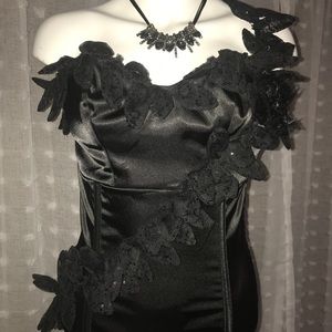 1 shoulder strap black corset