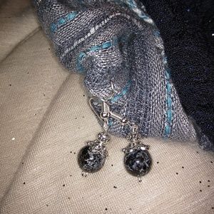 Beaded earrings with vintage look