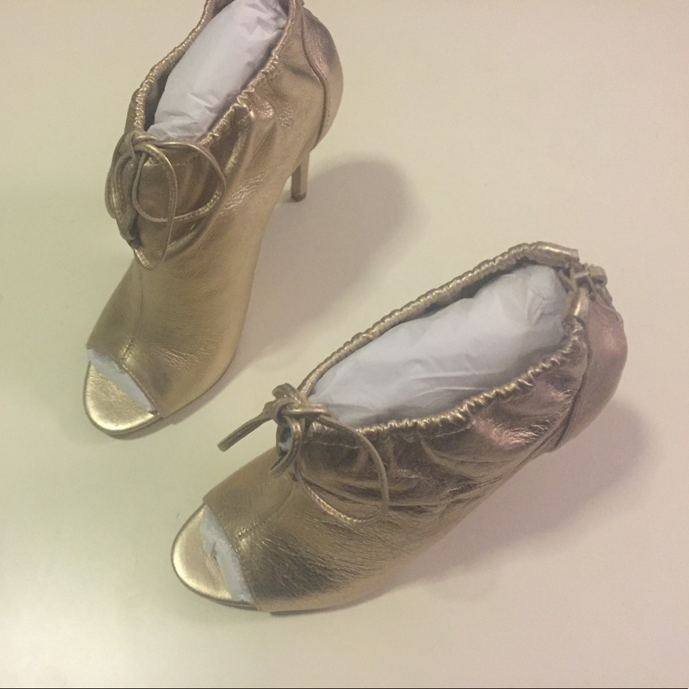 Brand new gold Aldo peep toe ankle tie booties