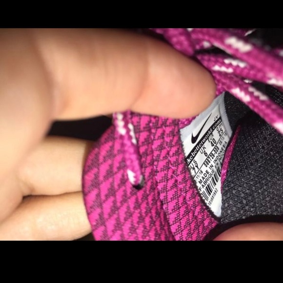 NIKE ROSCHE - Picture 2 of 3