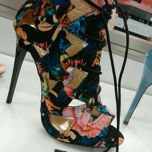 Meet your Posher, Esha