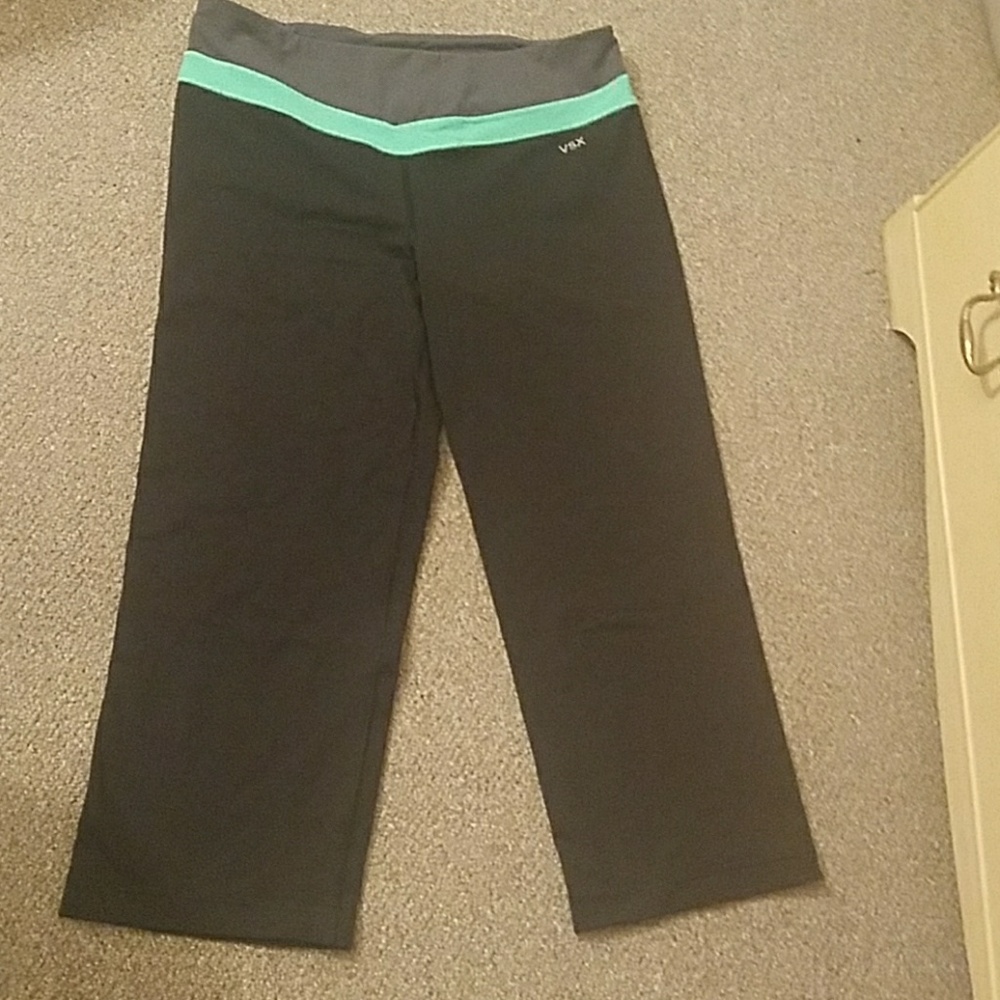 Sz Med VSX yoga capris