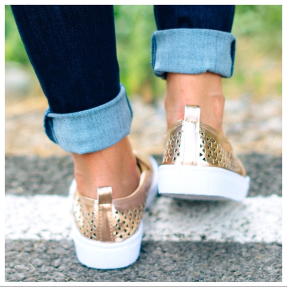 SHOE SALE🎄Rose Gold Perforated Sneaker - Picture 3 of 8