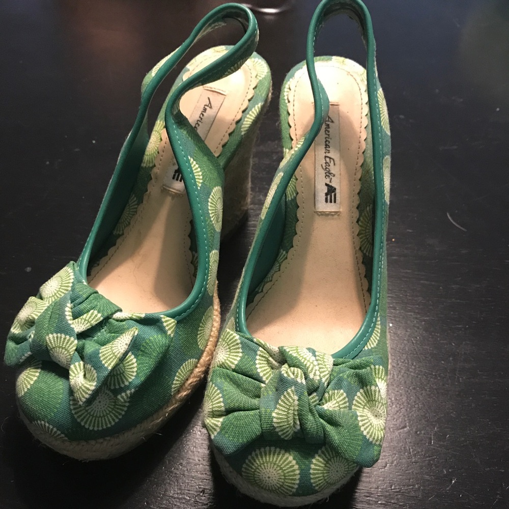 Green Patterned Wedges - Picture 2 of 3