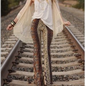 Novella Royale Janis Bells 🌷🌹🌼