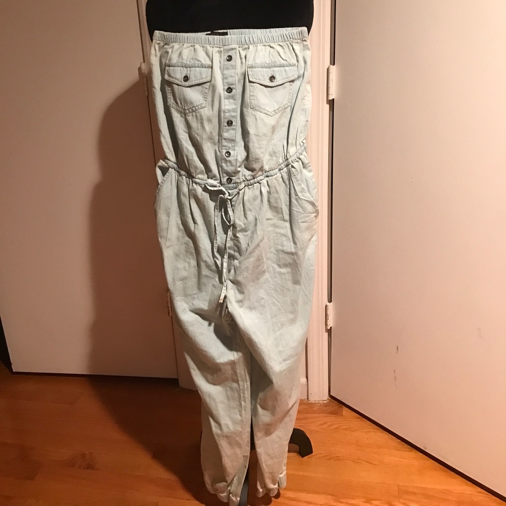 Gorgeous strapless denim romper.