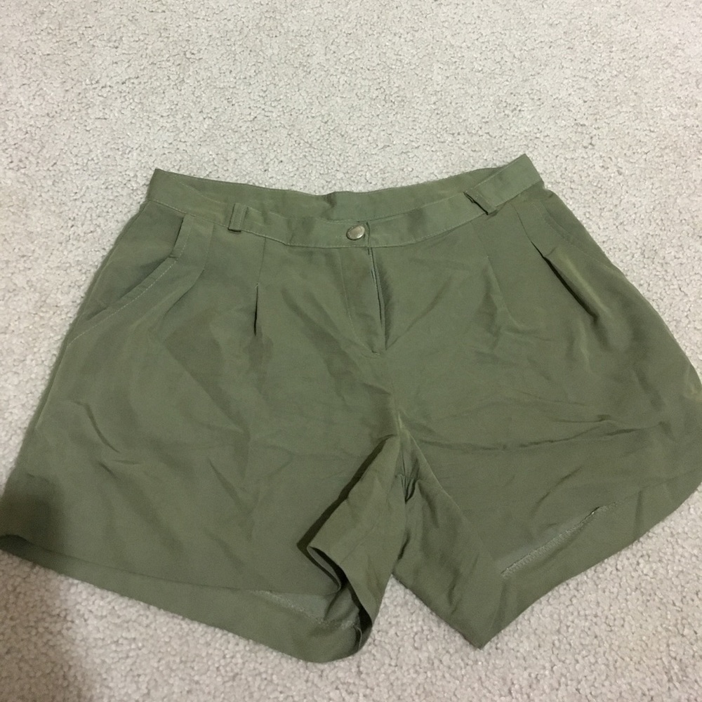 Silk blend green shorts