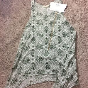 Free people (painted threads) tank. Small