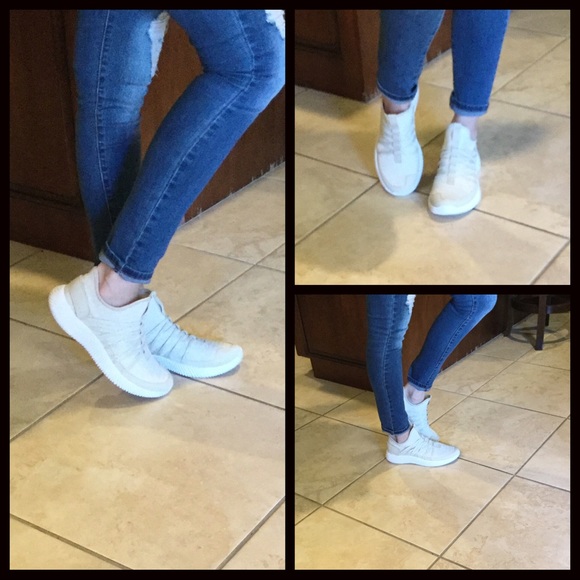 1 LEFT SALE‼️Champagne Slip on Sneakers - Picture 4 of 8