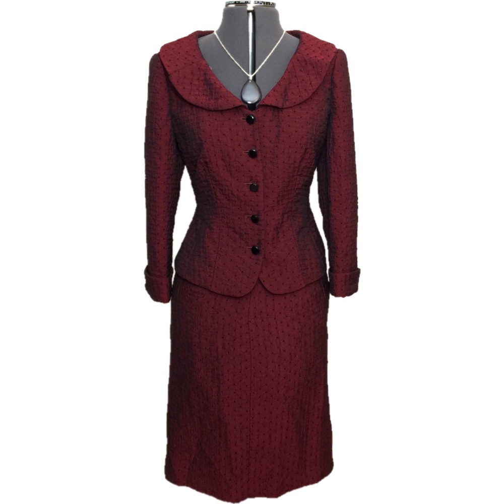 🎉 HOST PICK!!! 🎊🎉 Blazer and skirt suit