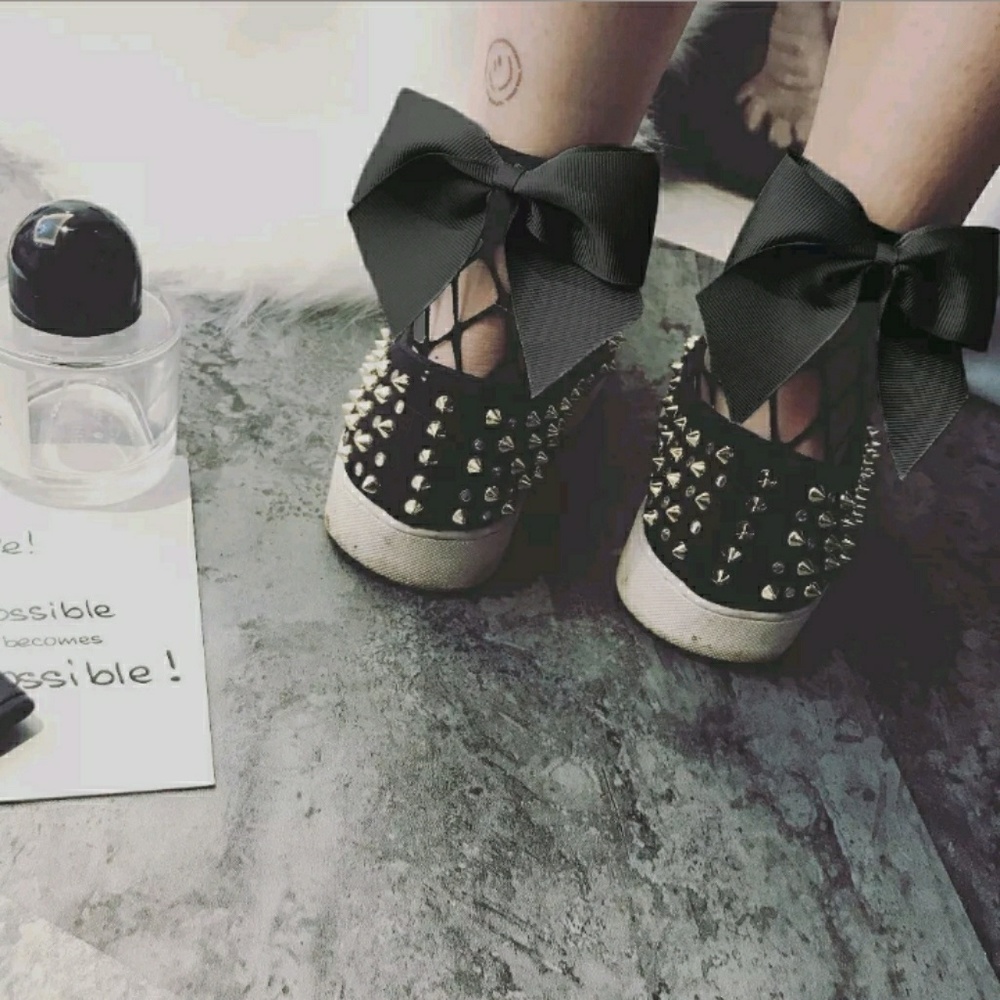 🆕Black Fishnet Socks with Gray Bow❕