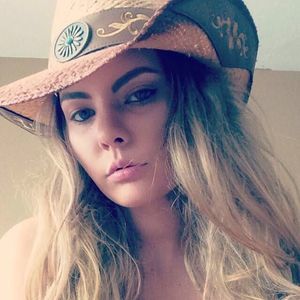 Meet your Posher, Faith