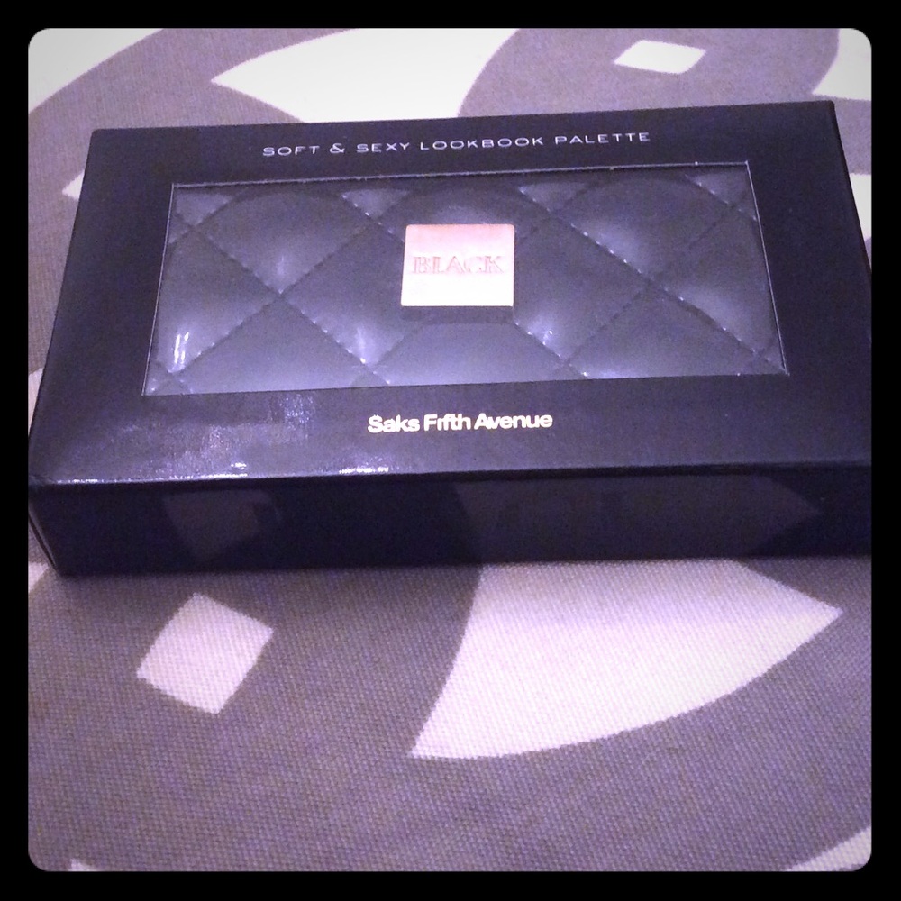 Eyeshadow Saks Fifth Avenue Palette BNIB Sealed - Picture 2 of 3