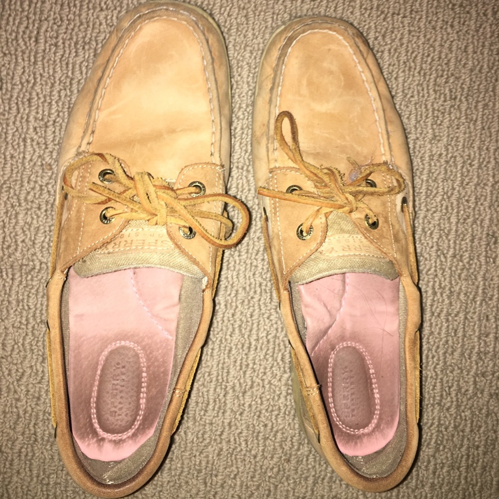 Lightly used sperrys
