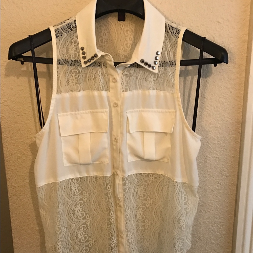 💎White, Lacey, Studded, Button up, Tank Top💎