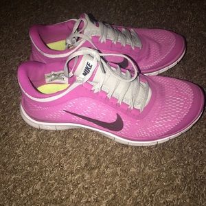 Nike 3.0 Free runs. Only worn once!!