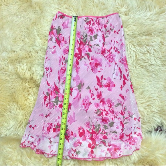 Pink floral skirt - Picture 2 of 3