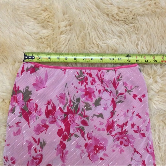 Pink floral skirt - Picture 3 of 3