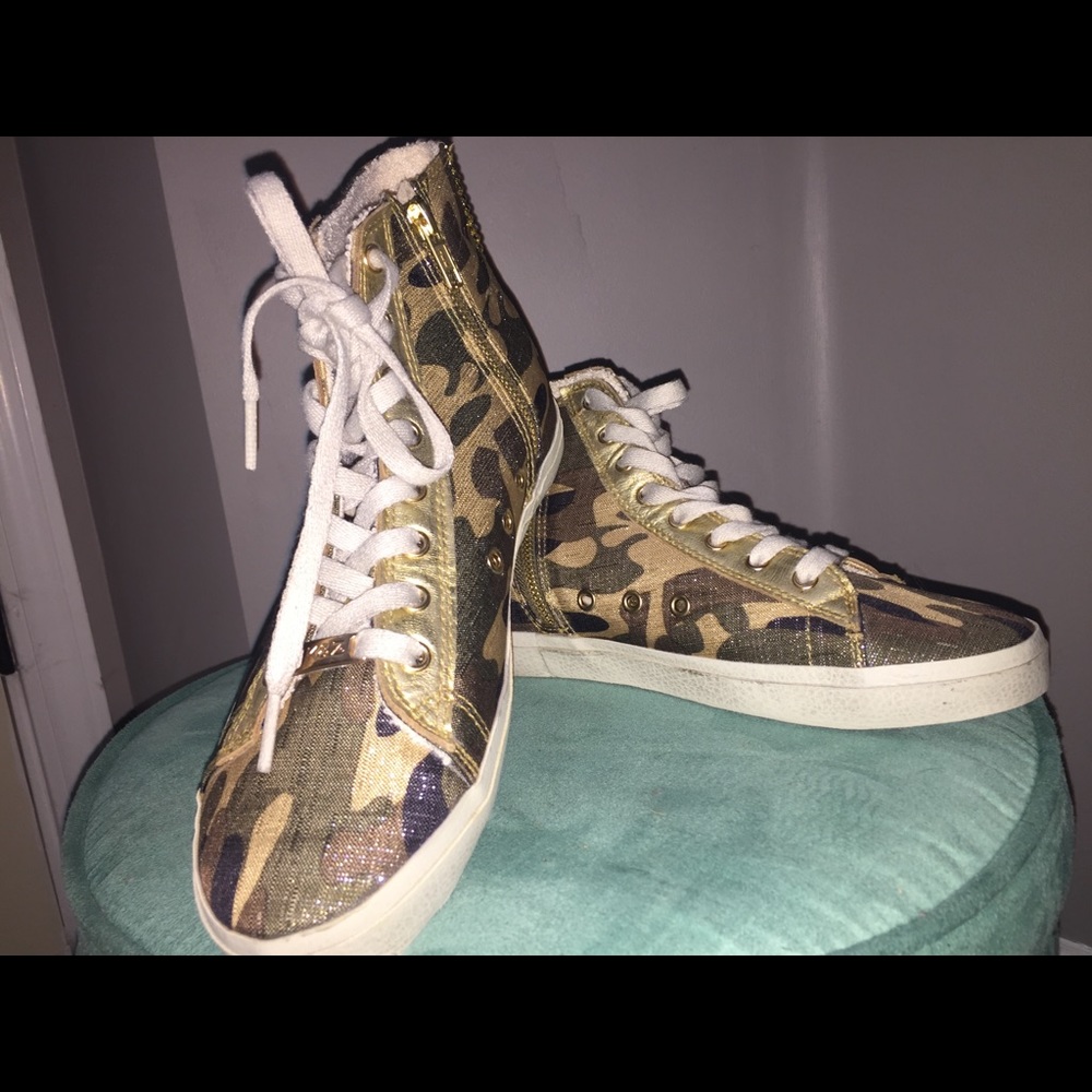 Camo sneakers!!