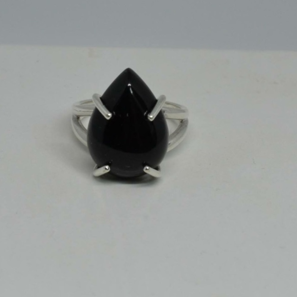 Sale! Sterling silver onyx ring.