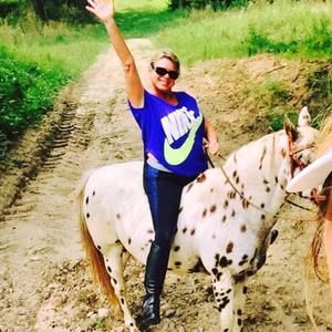 Meet your Posher, Denise