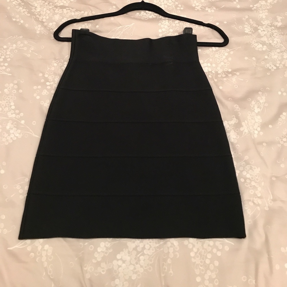 BCBG MAXAZRIA Black tight Pencil Skirt