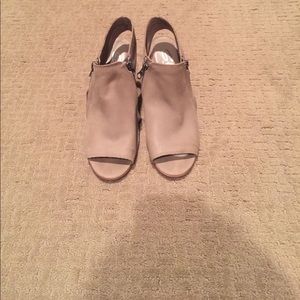 Booties with double zipper