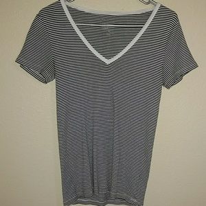 GAP STRIPED V-NECK