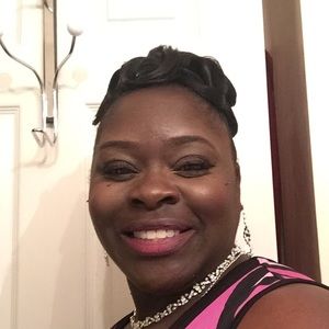 Meet your Posher, Yvette